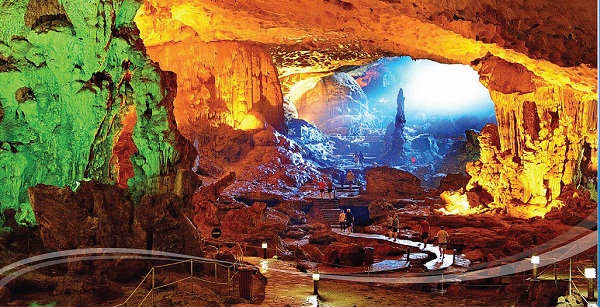 thuê tàu thăm vịnh hạ long